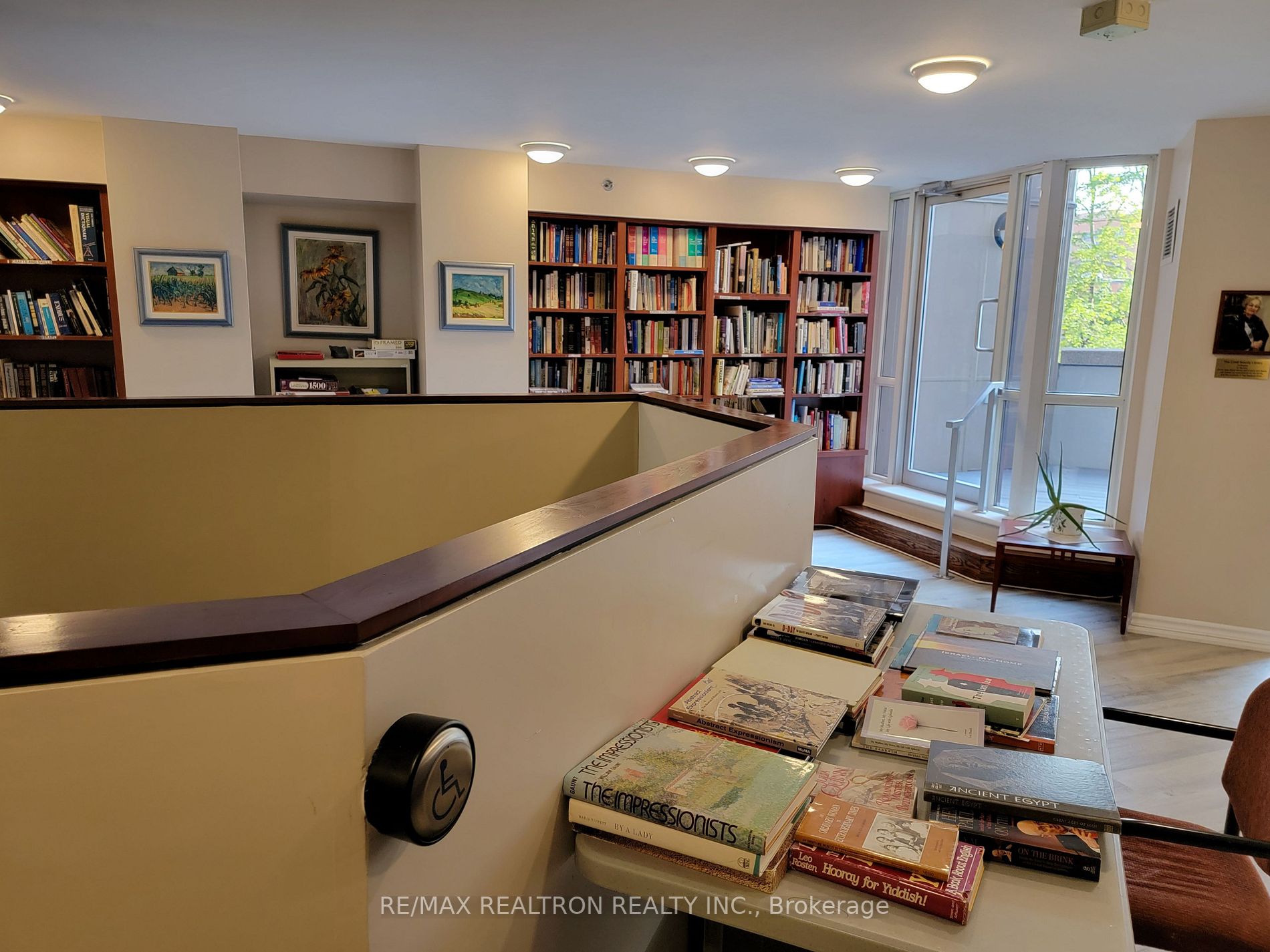 2 Neptune Dr, #801