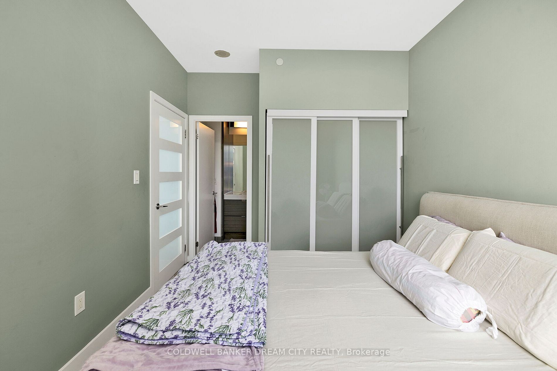 62 Forest Manor Rd, #1909