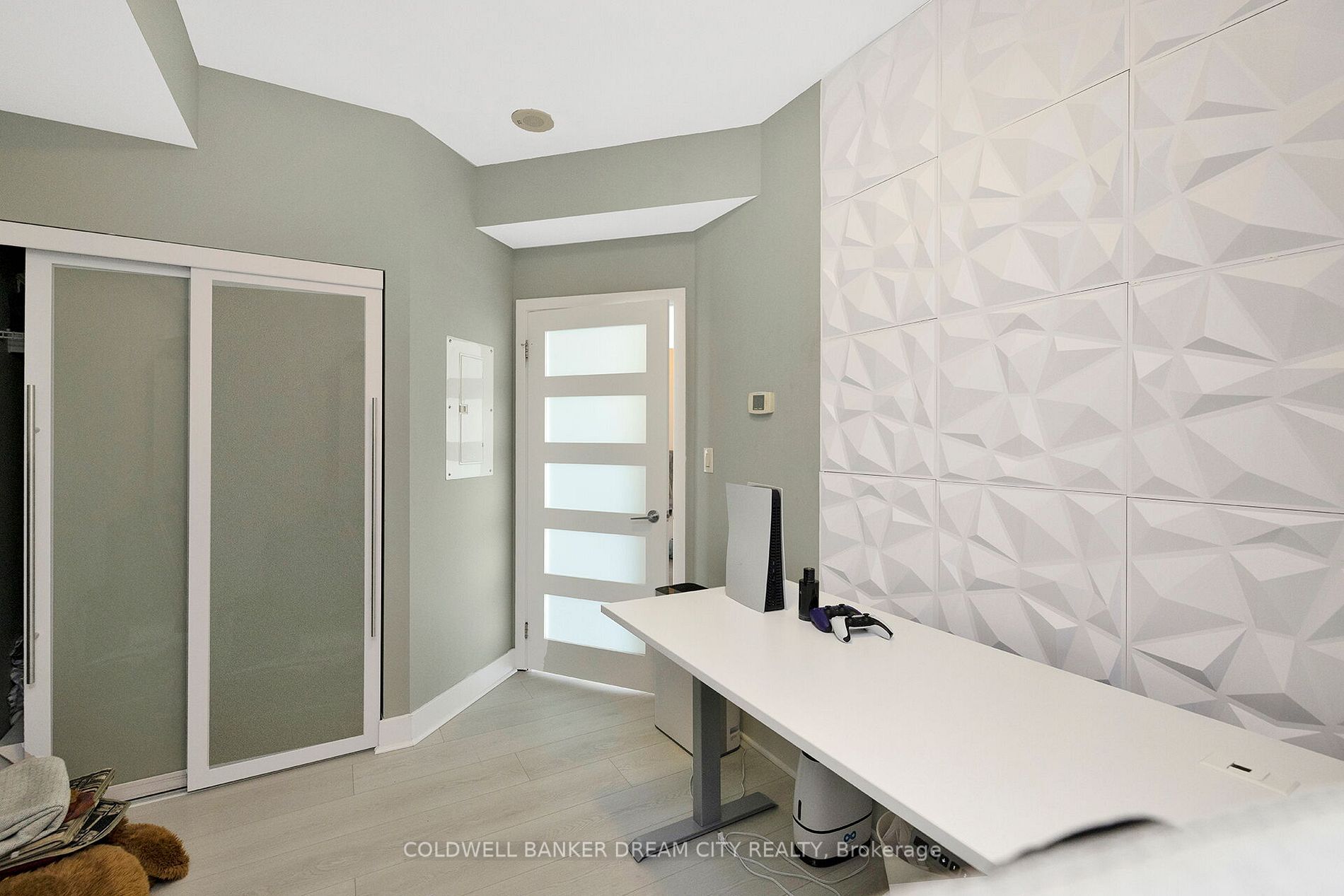 62 Forest Manor Rd, #1909