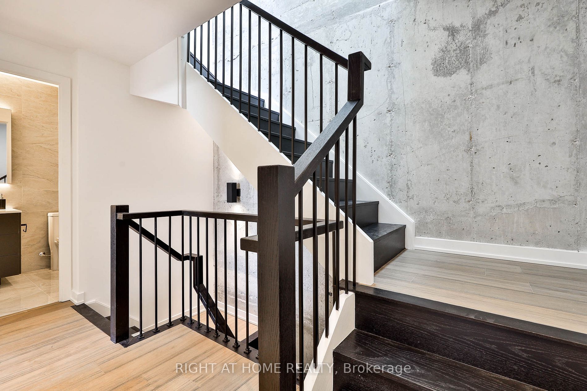 12 dervock Crescent, #7