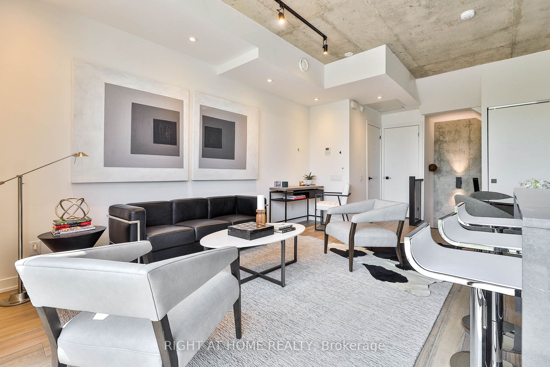 12 dervock Crescent, #7