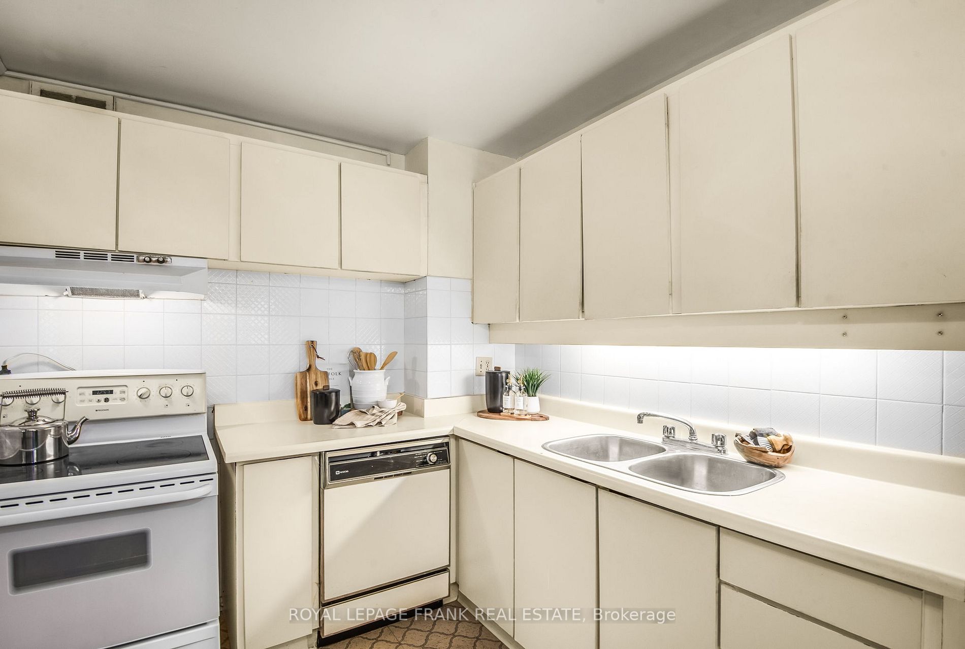 715 Don Mills Road, #1702