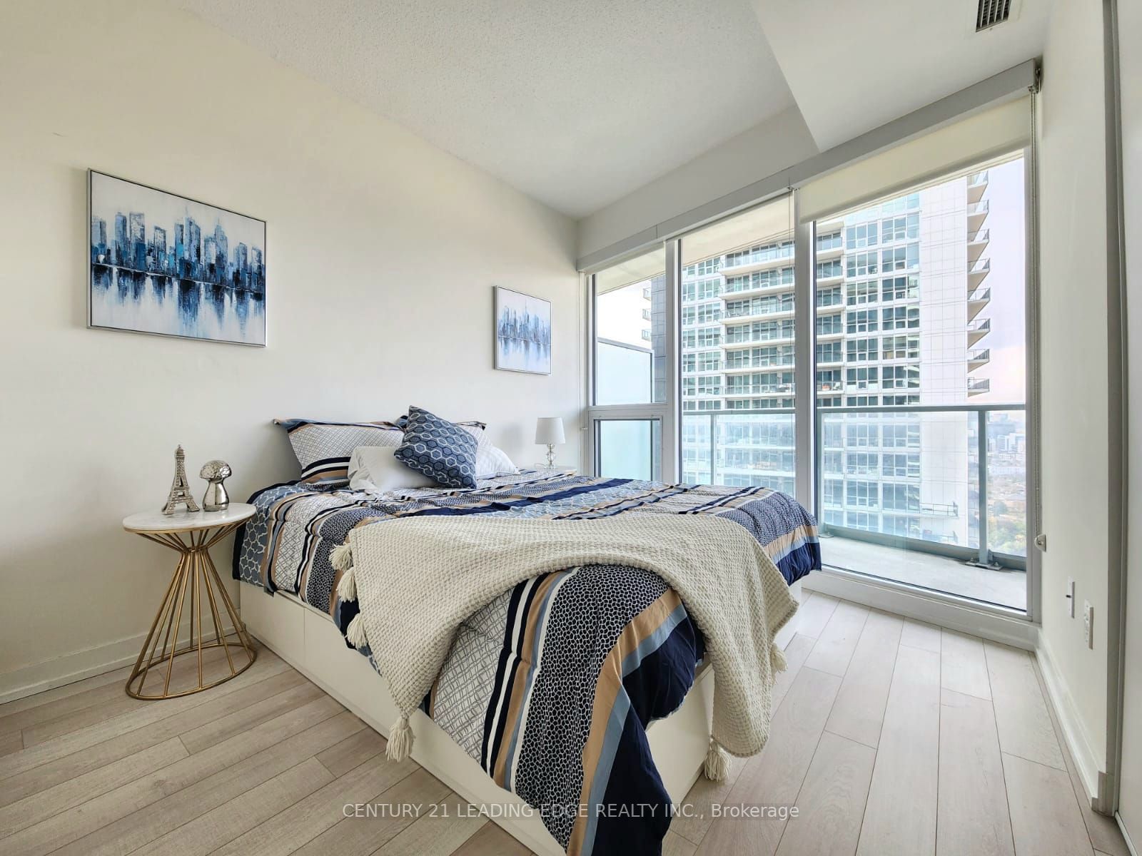115 Mcmahon Drive, #2903
