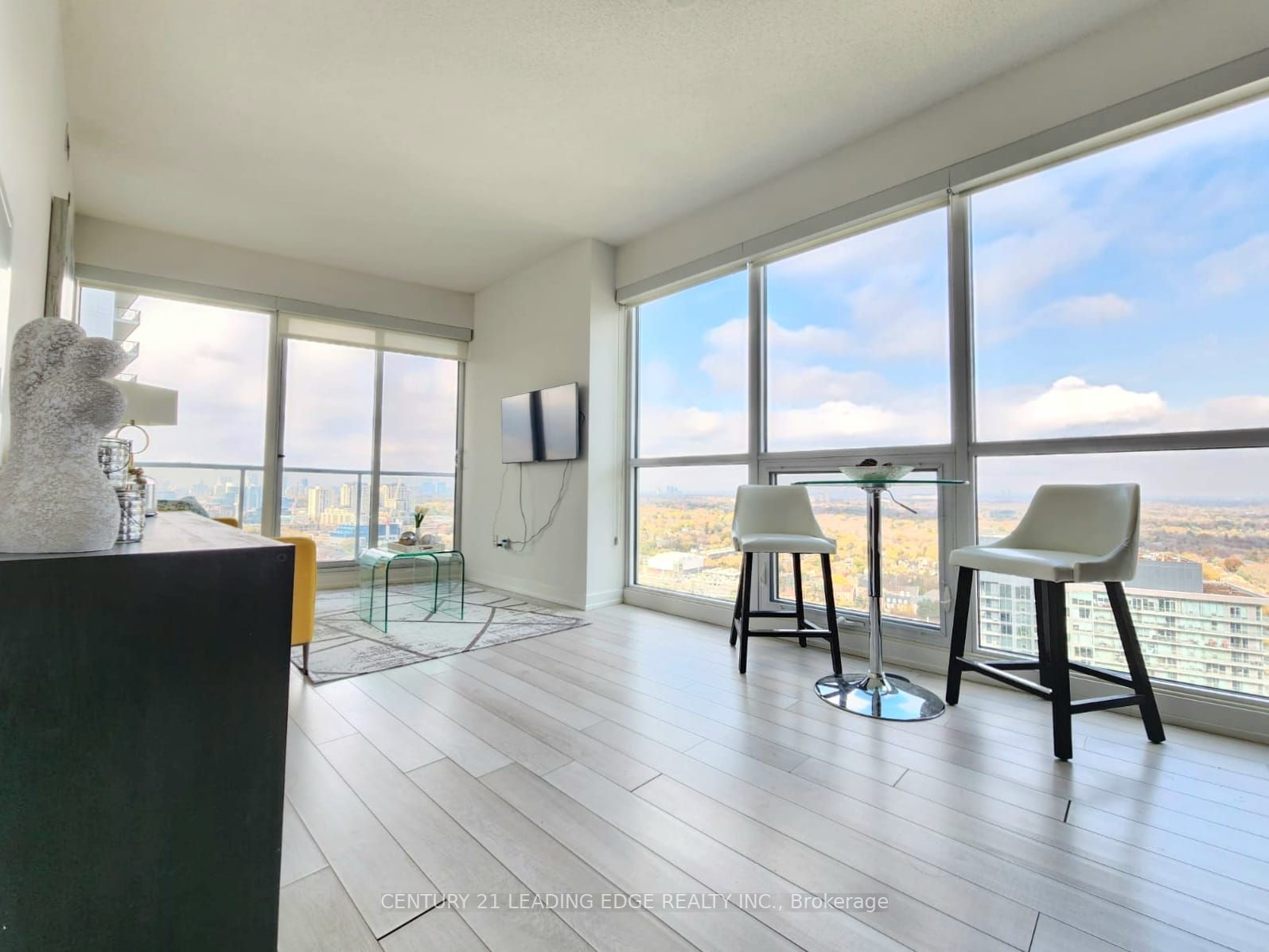 115 Mcmahon Drive, #2903