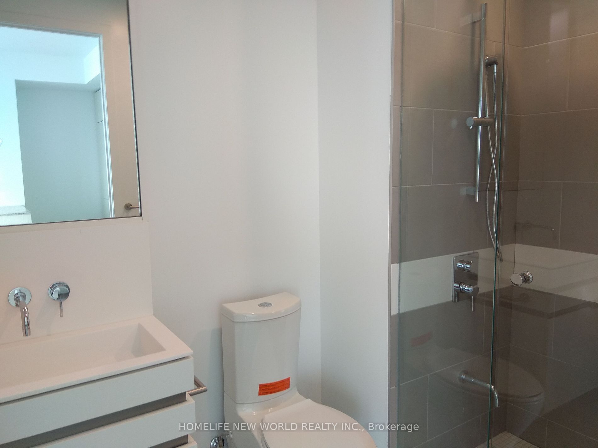 197 Yonge St, #1713