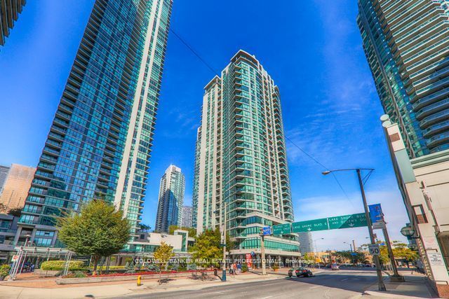 16 Yonge St, #1508