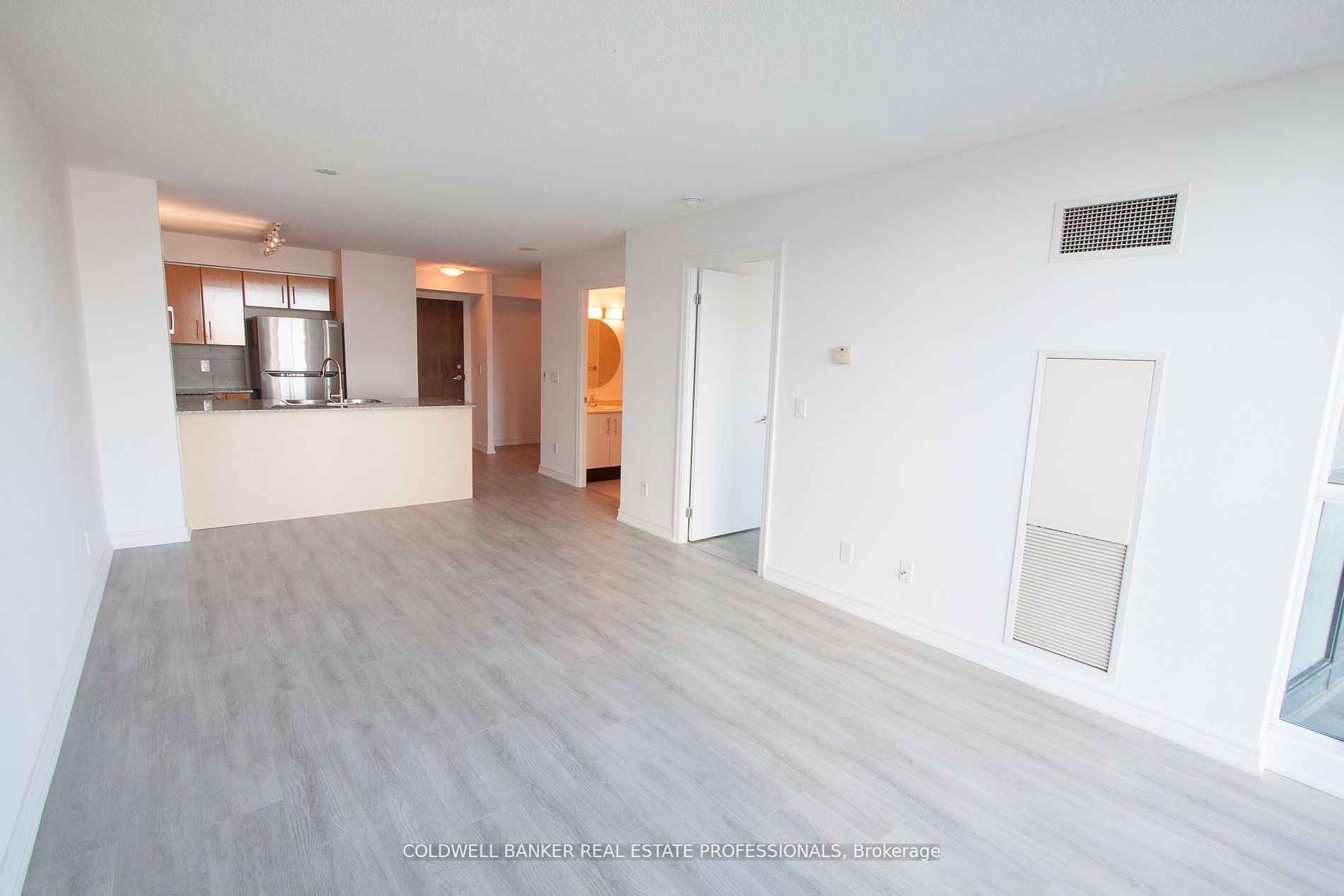 16 Yonge St, #1508