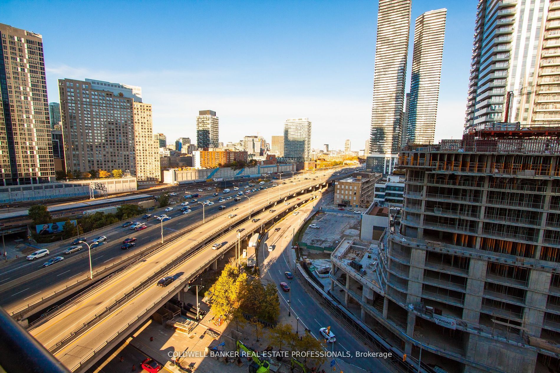 16 Yonge St, #1508
