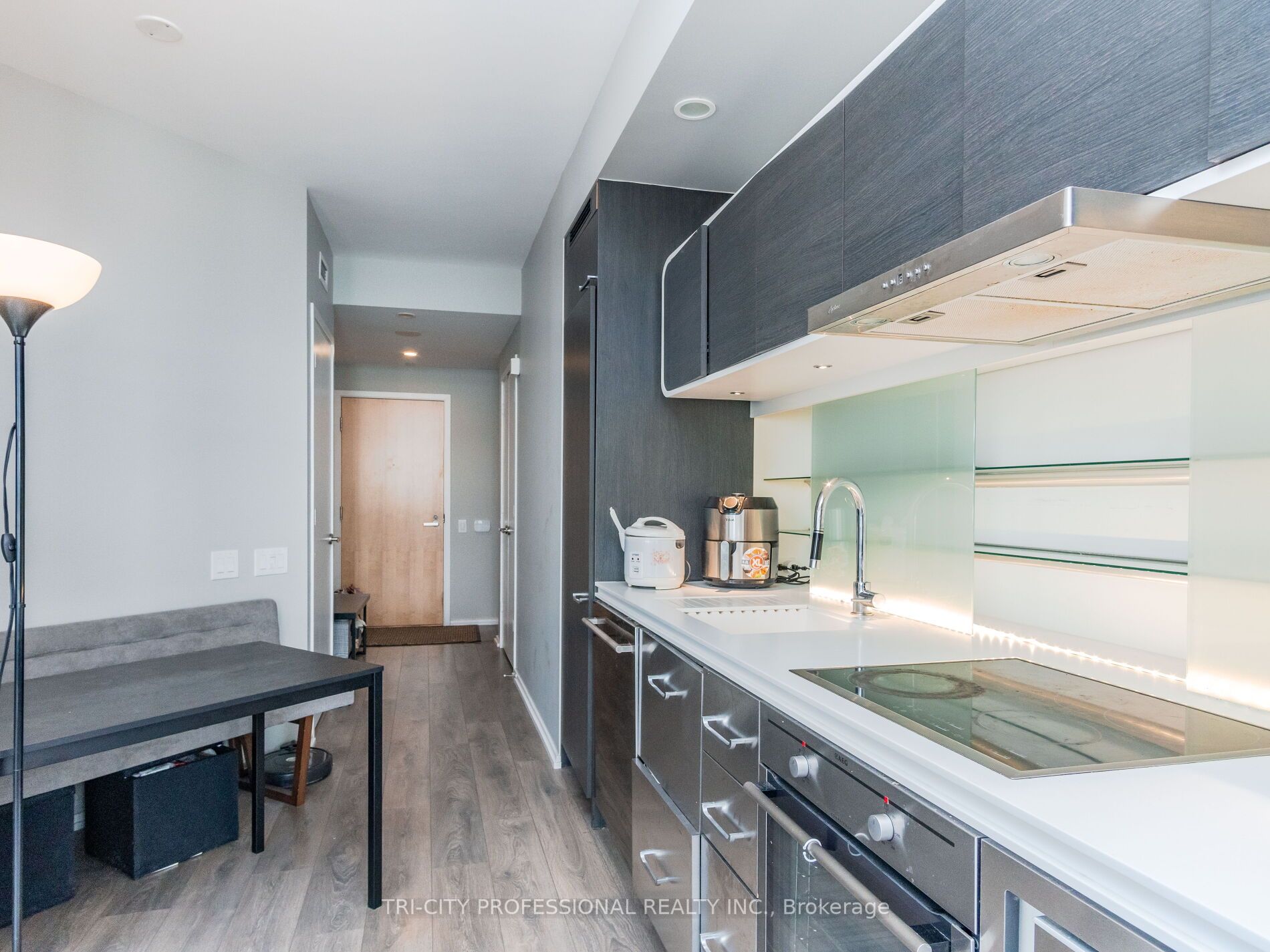 45 Charles St E, #709