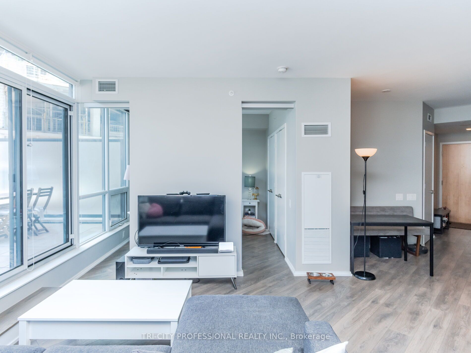 45 Charles St E, #709