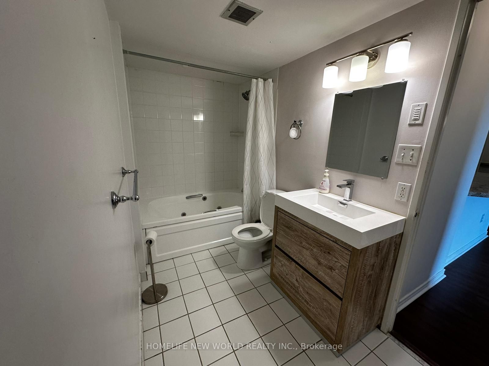 1055 Bay Street, #2012