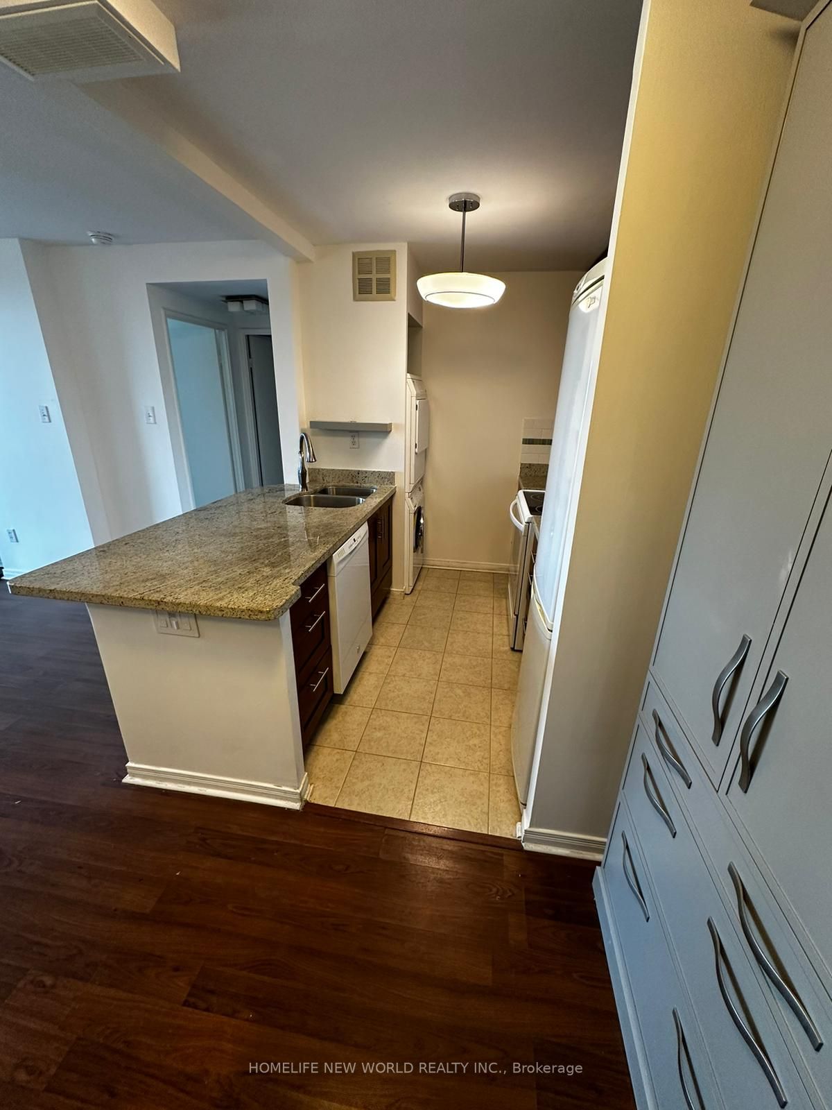 1055 Bay Street, #2012
