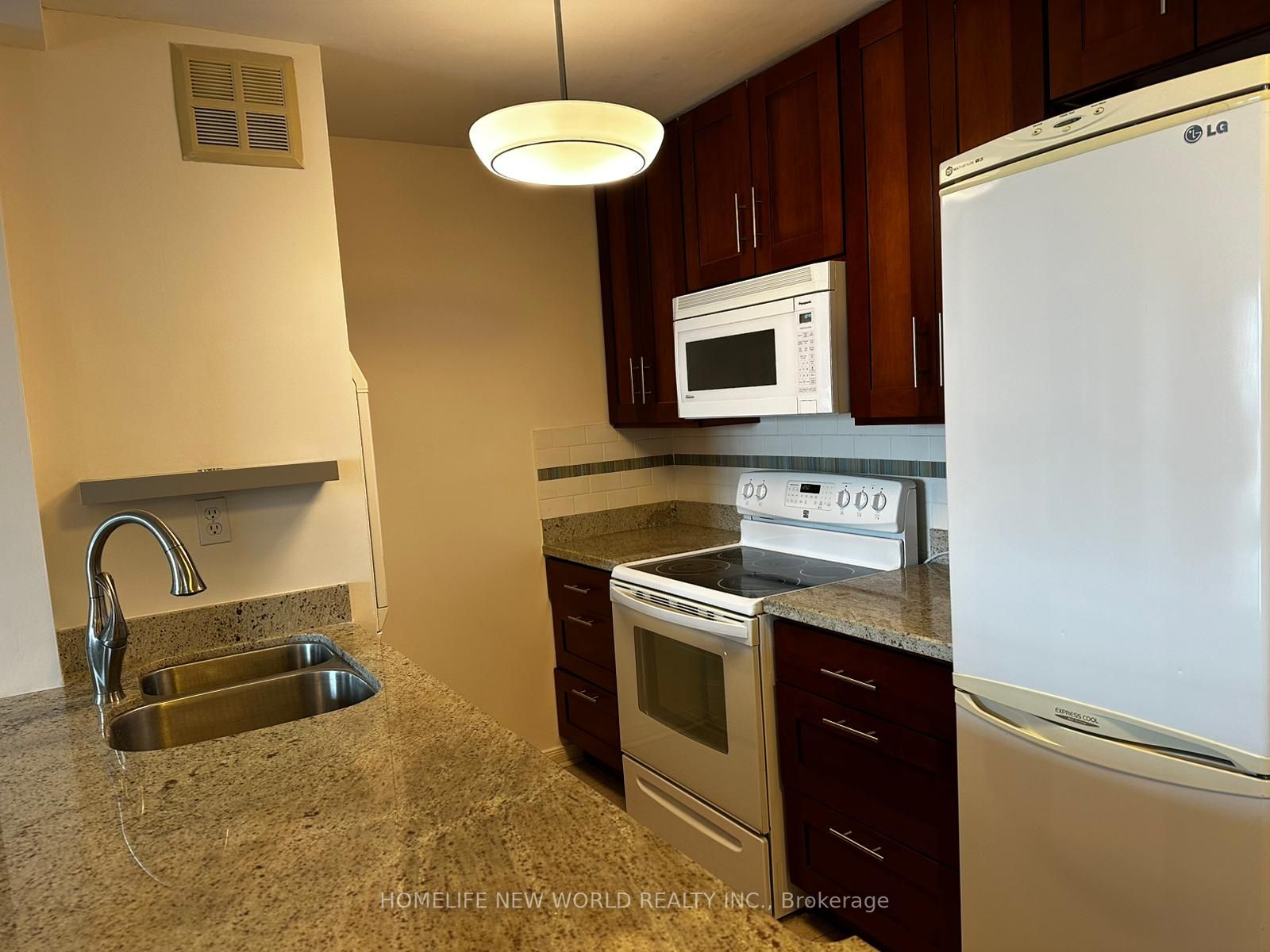 1055 Bay Street, #2012