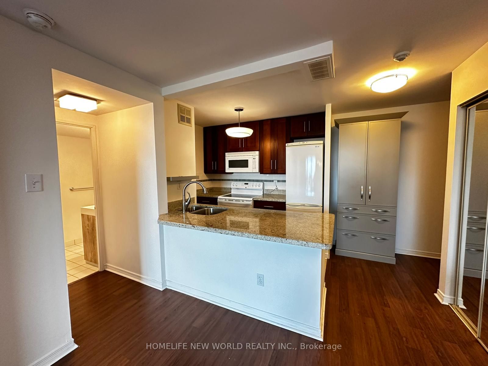 1055 Bay Street, #2012