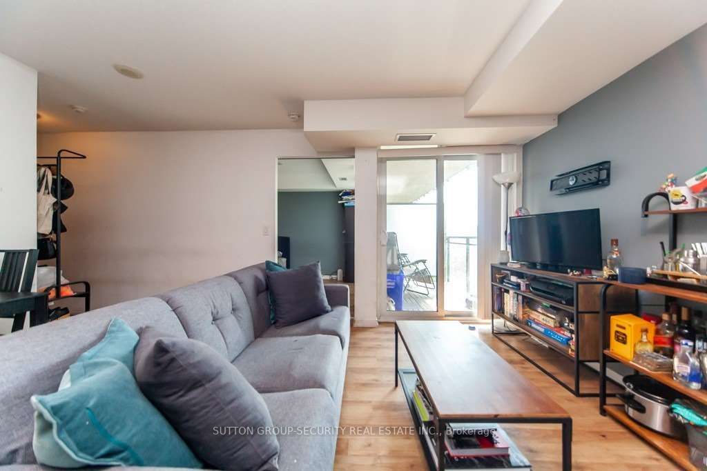 38 Joe Shuster Way #610