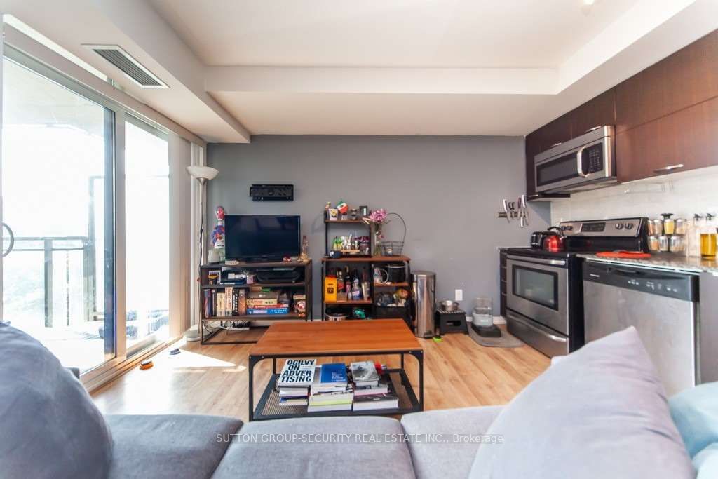 38 Joe Shuster Way #610