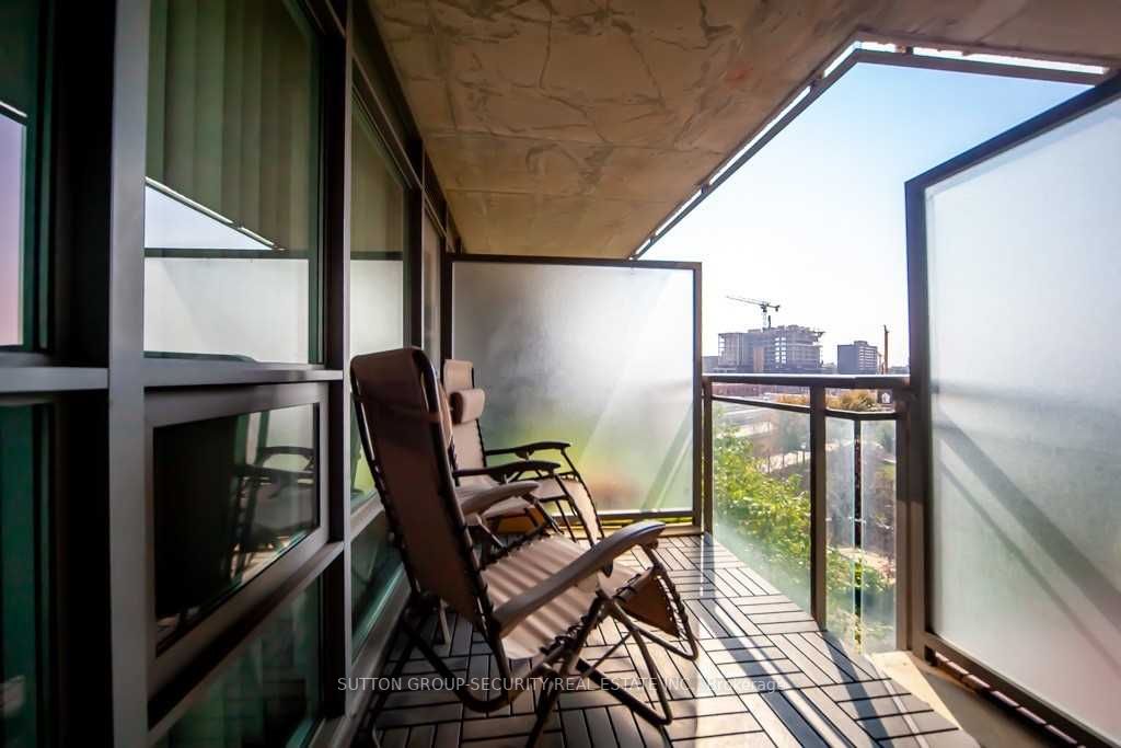 38 Joe Shuster Way #610