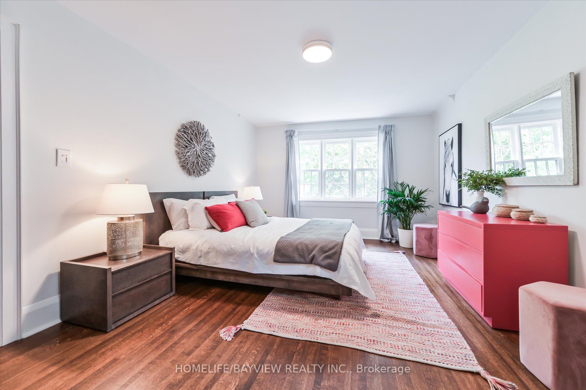 262 Lytton Boulevard