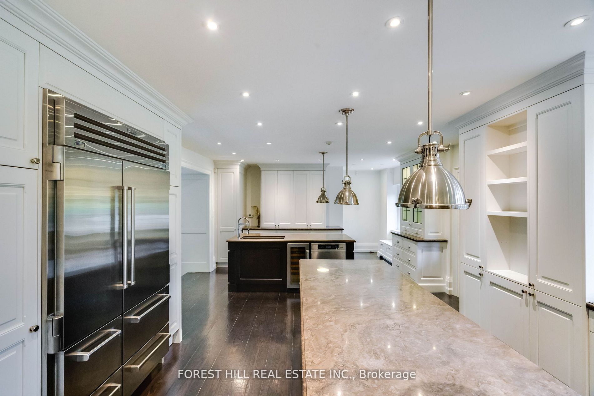 20 Sandringham Dr