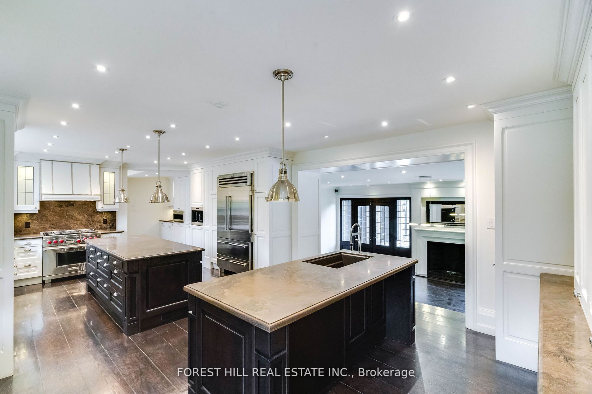 20 Sandringham Dr