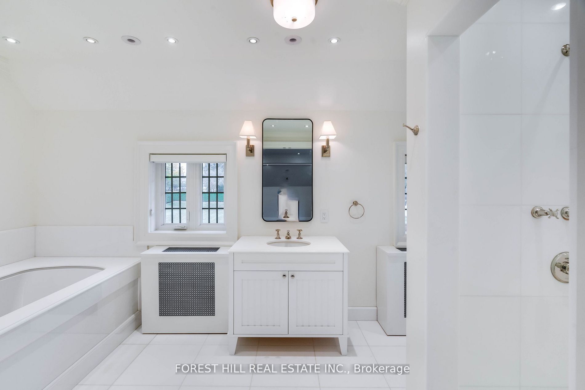 20 Sandringham Dr