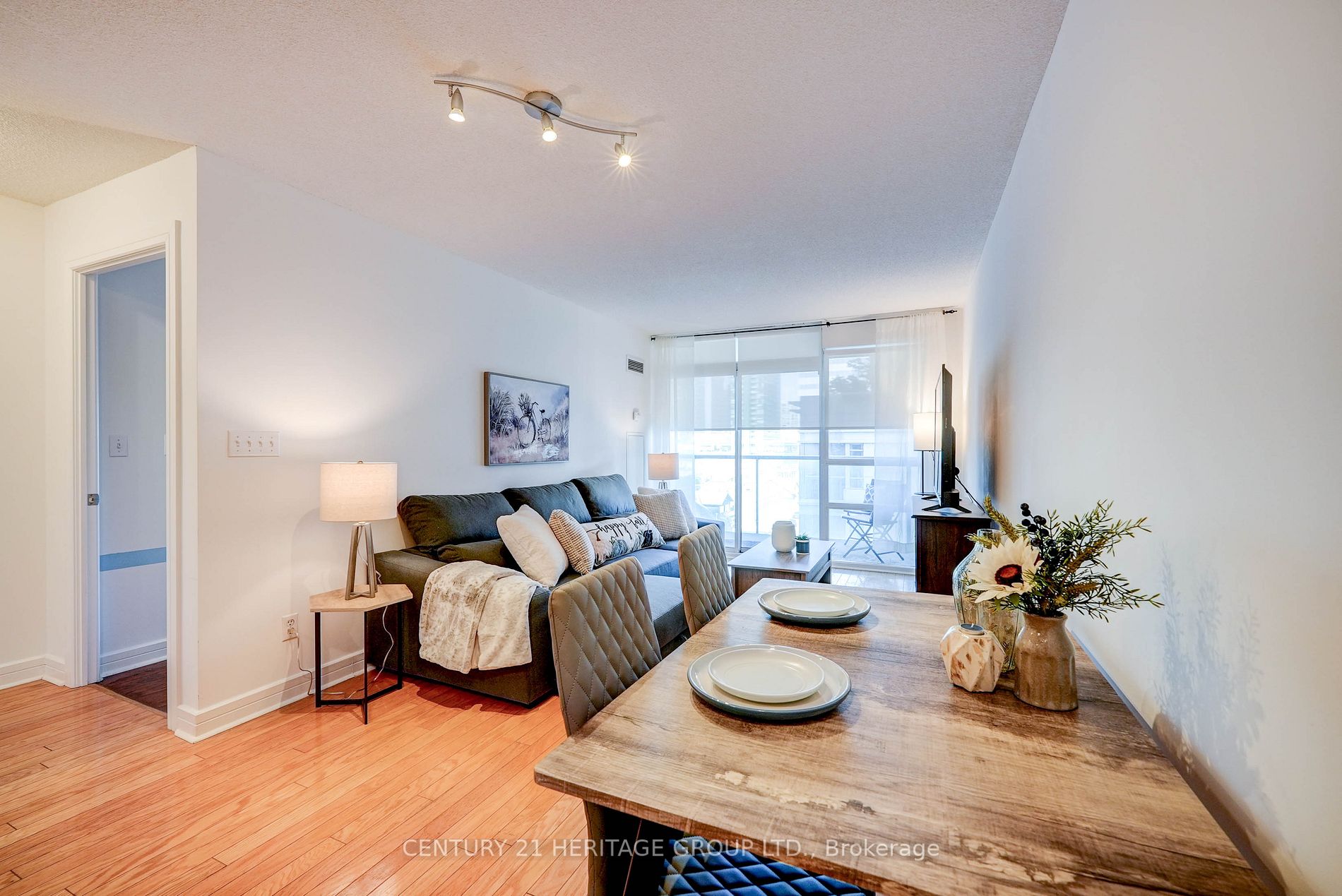 16 Harrison Garden Blvd, #612