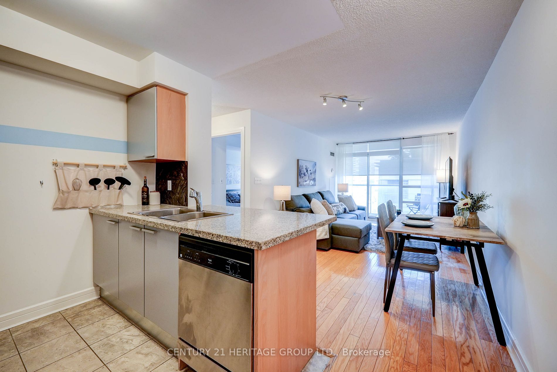 16 Harrison Garden Blvd, #612