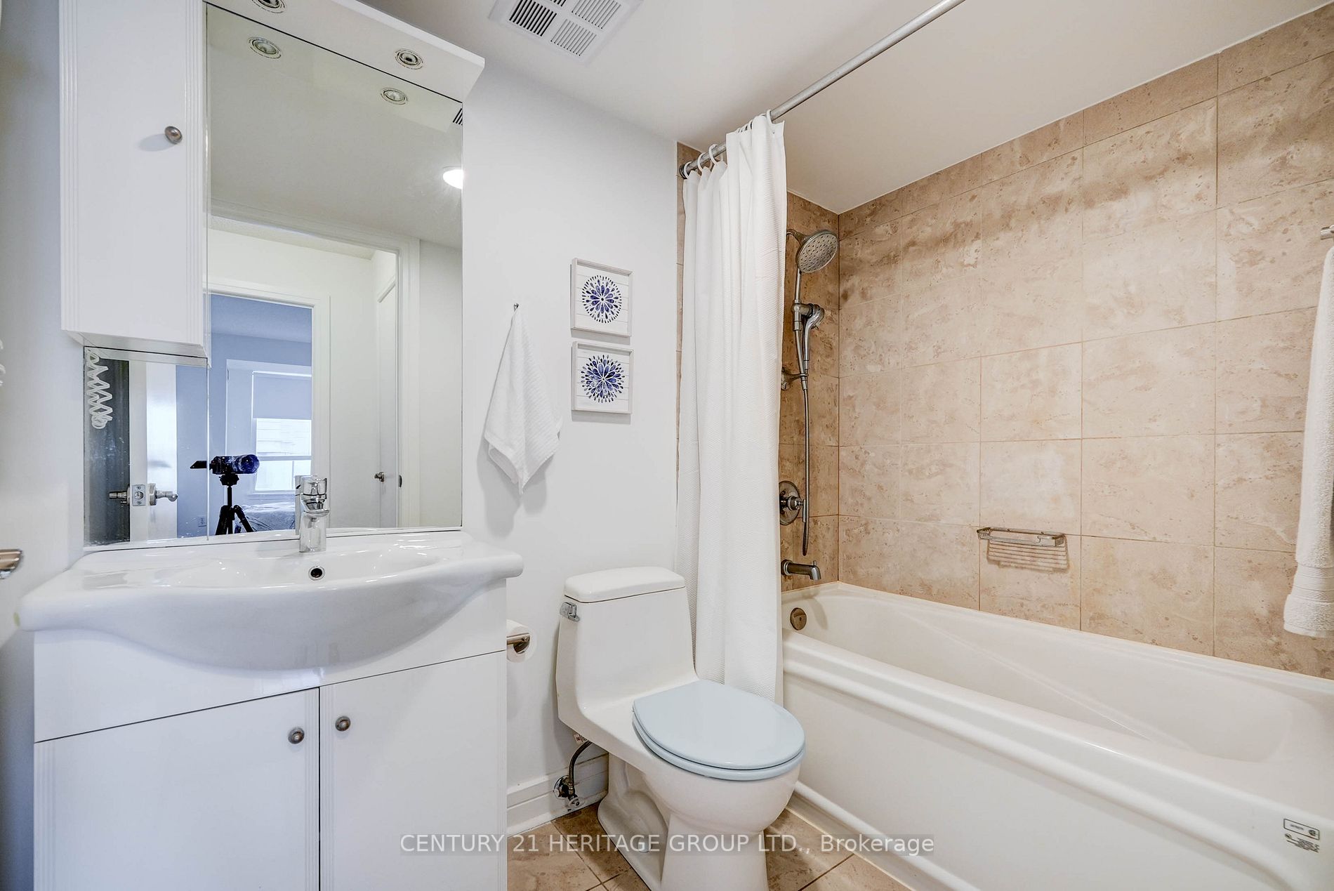 16 Harrison Garden Blvd, #612