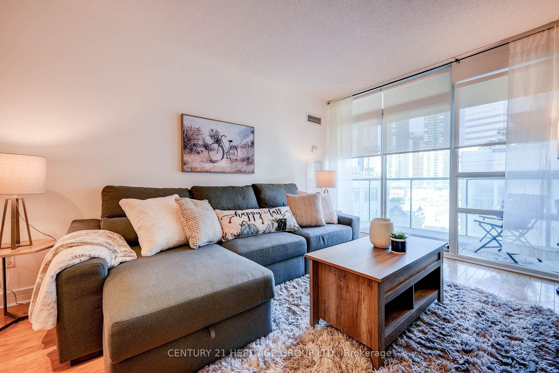 16 Harrison Garden Blvd, #612
