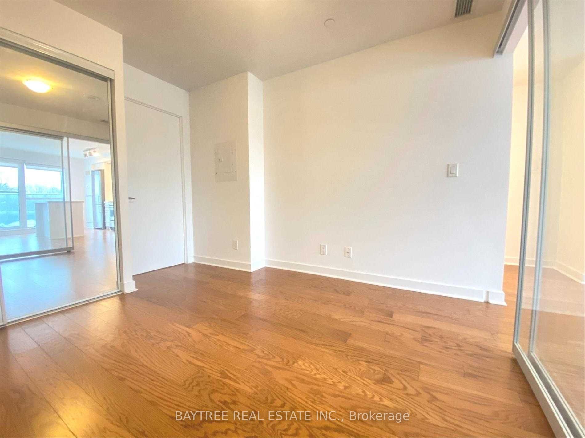 58 Orchard View Blvd, #404