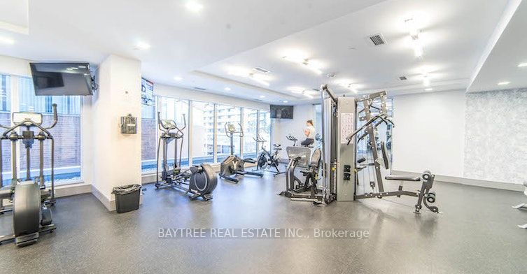 58 Orchard View Blvd, #404