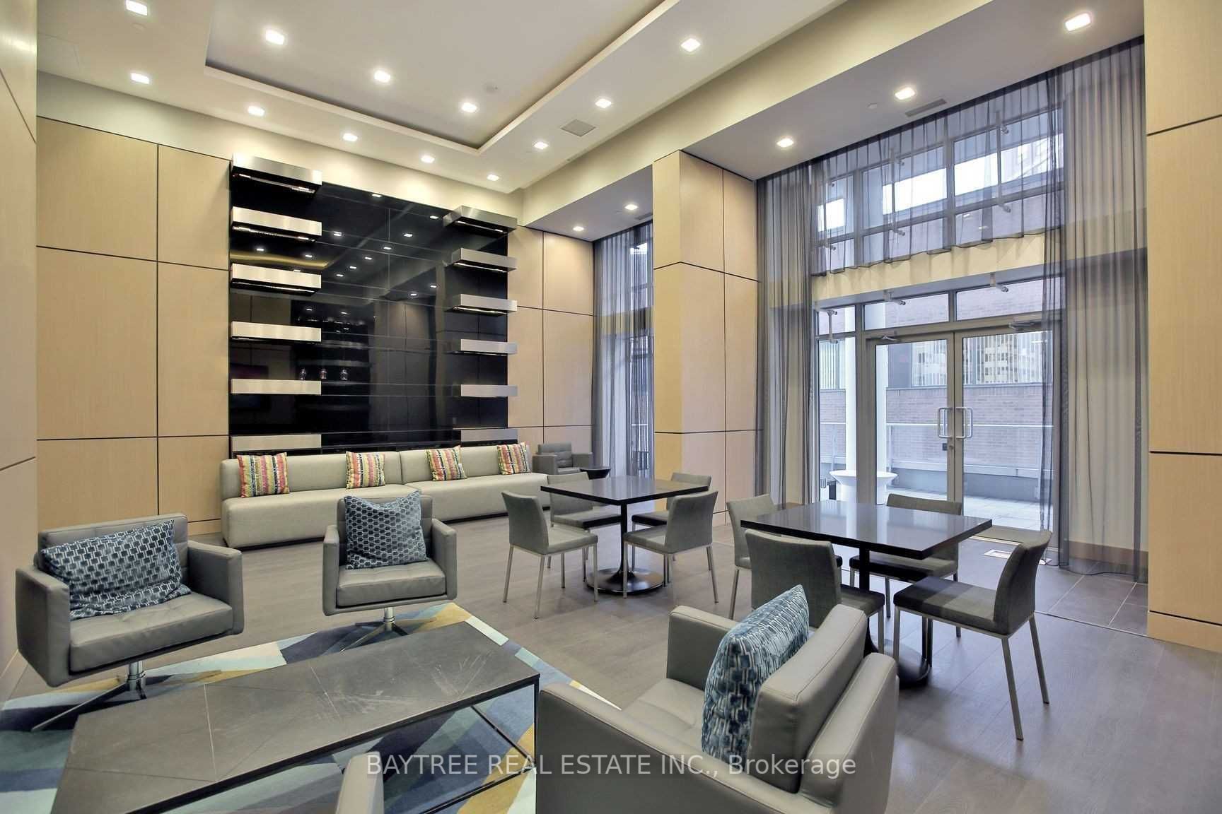 58 Orchard View Blvd, #404