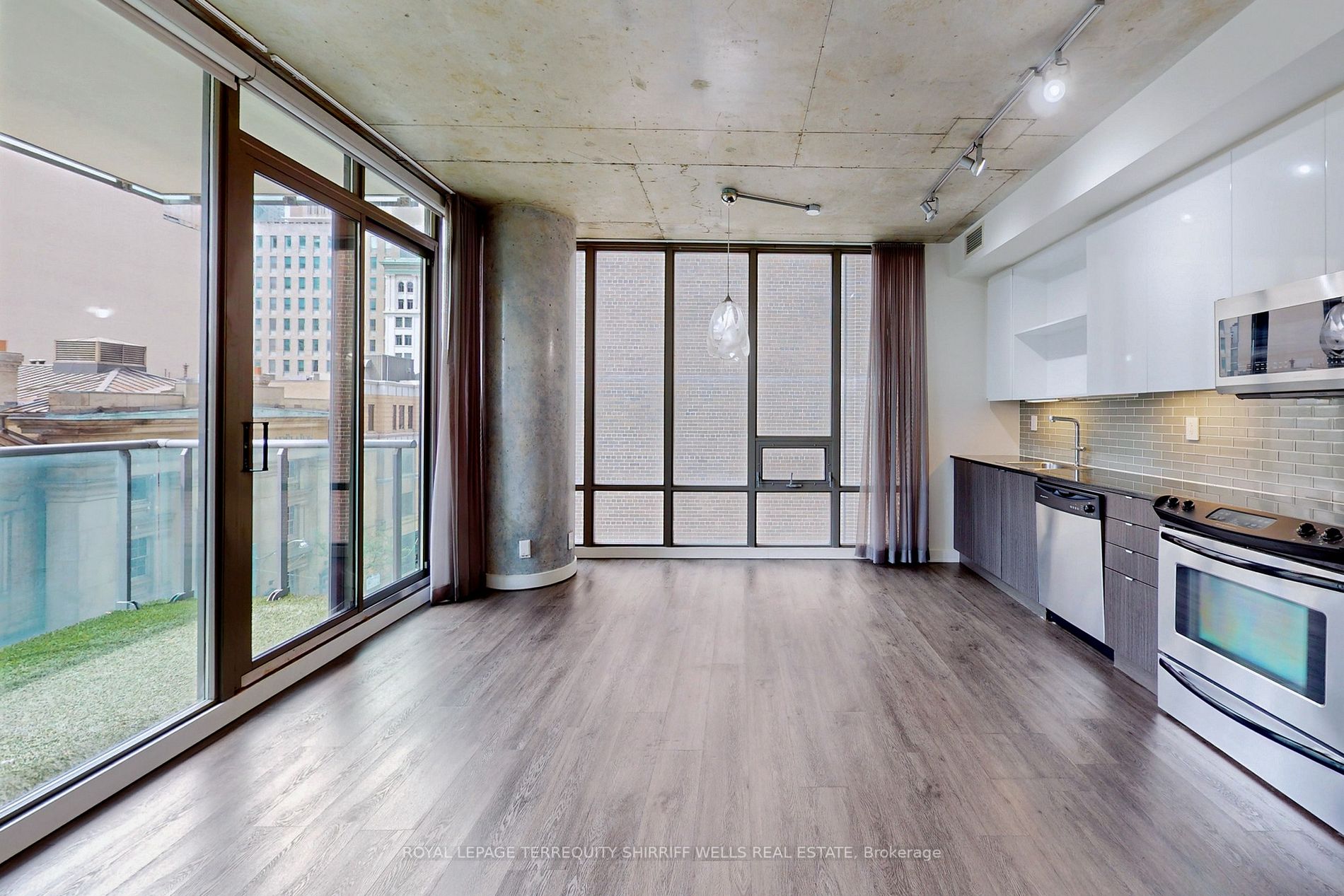 33 Lombard St, #502