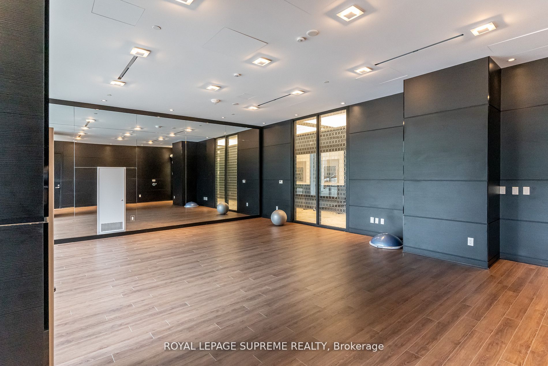 31 Tippett Road #547