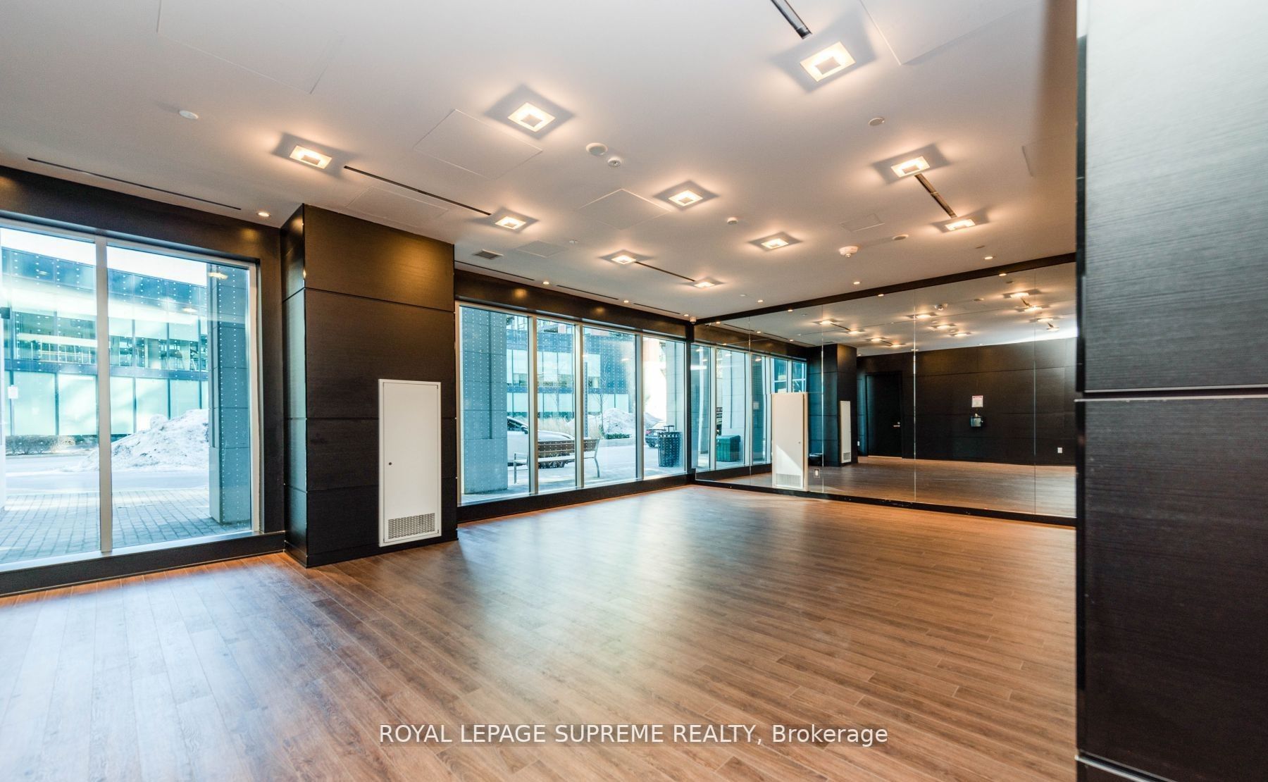 31 Tippett Road #547