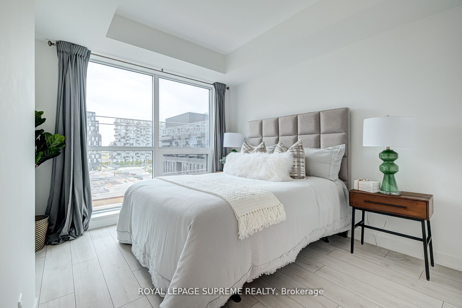 31 Tippett Road #547