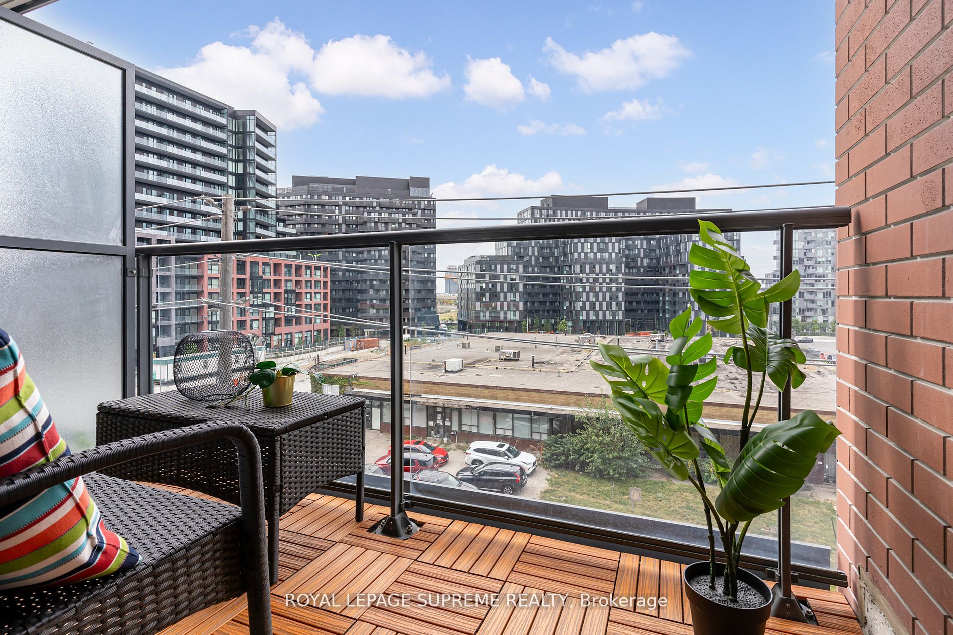31 Tippett Road #547