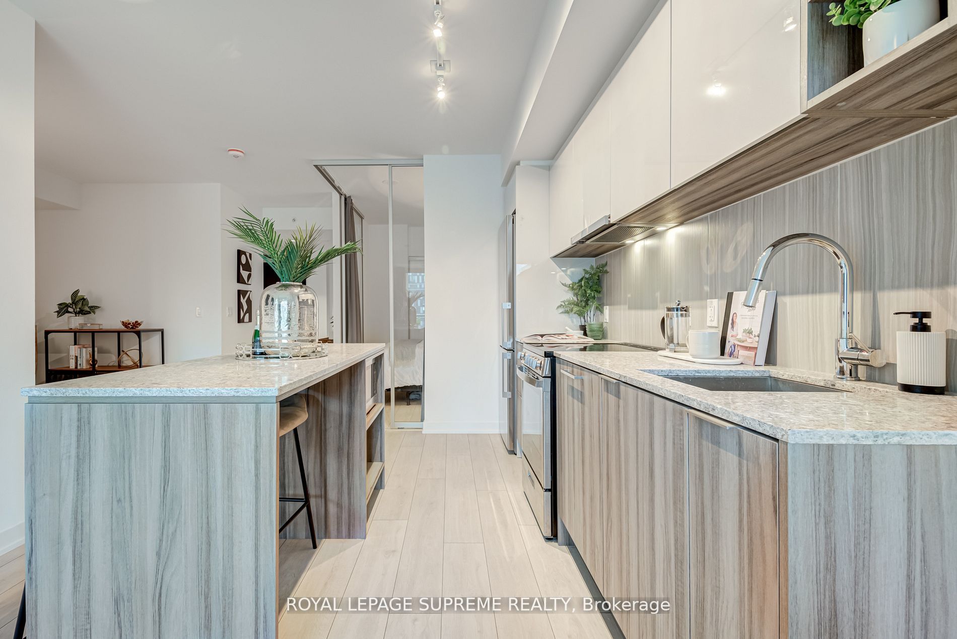 31 Tippett Road #547