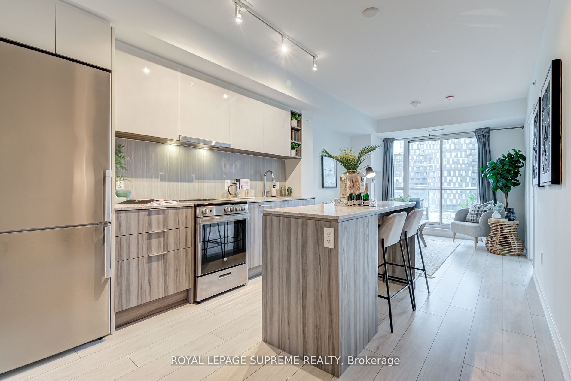 31 Tippett Road #547