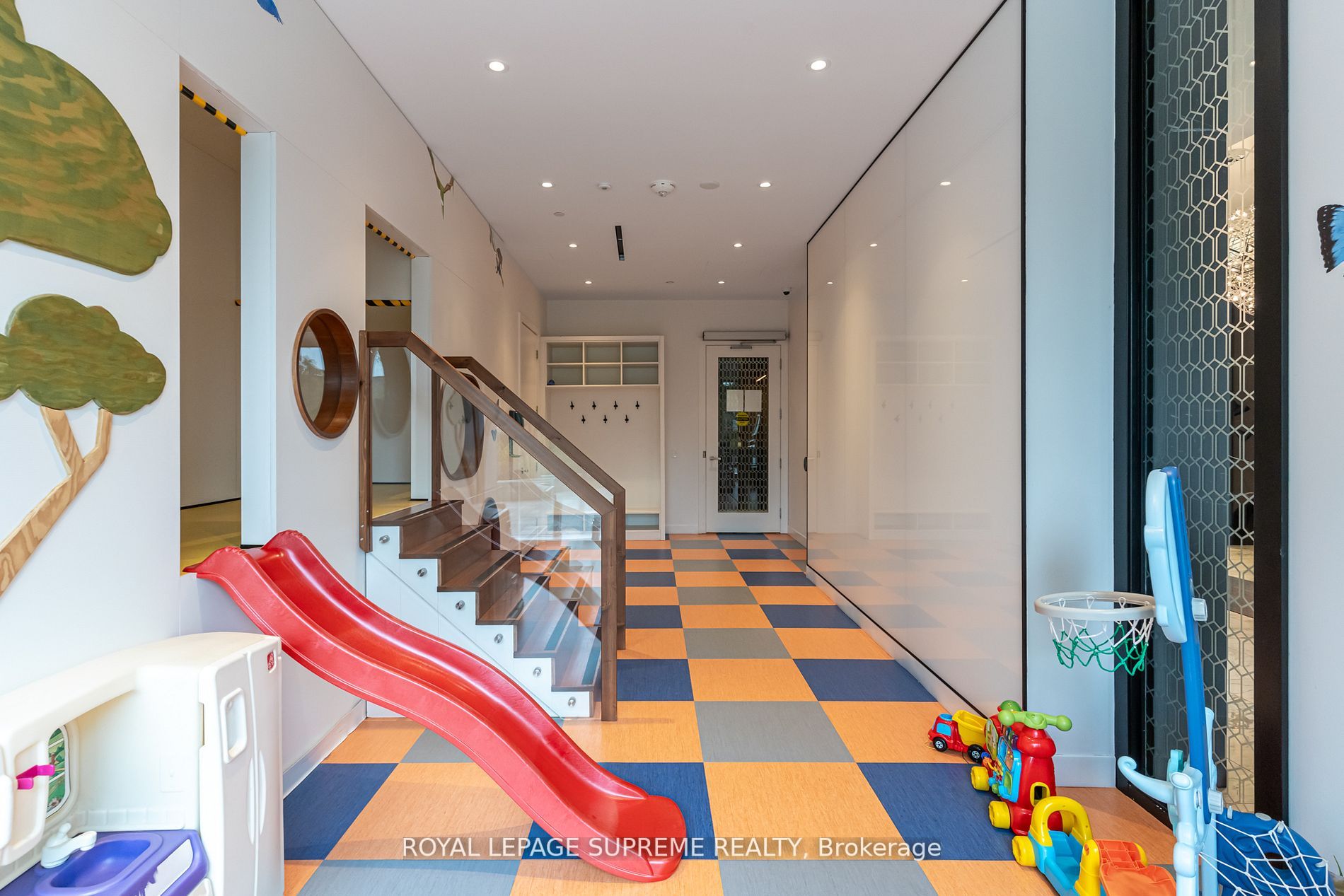 31 Tippett Road #547