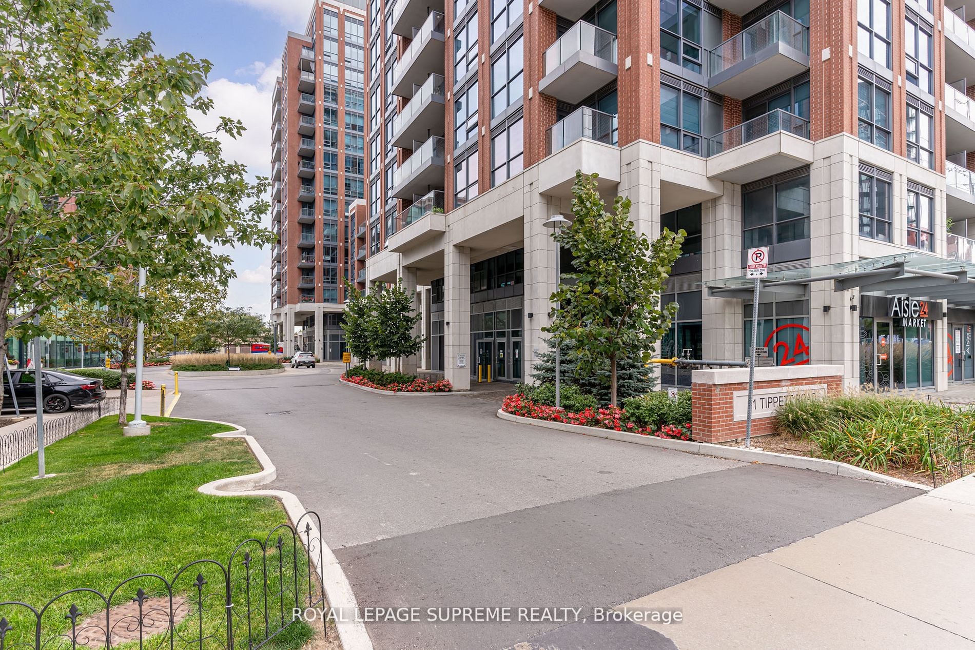 31 Tippett Road #547