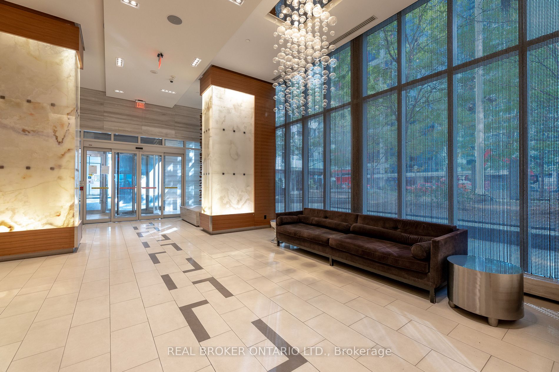 300 Front St W, #4902
