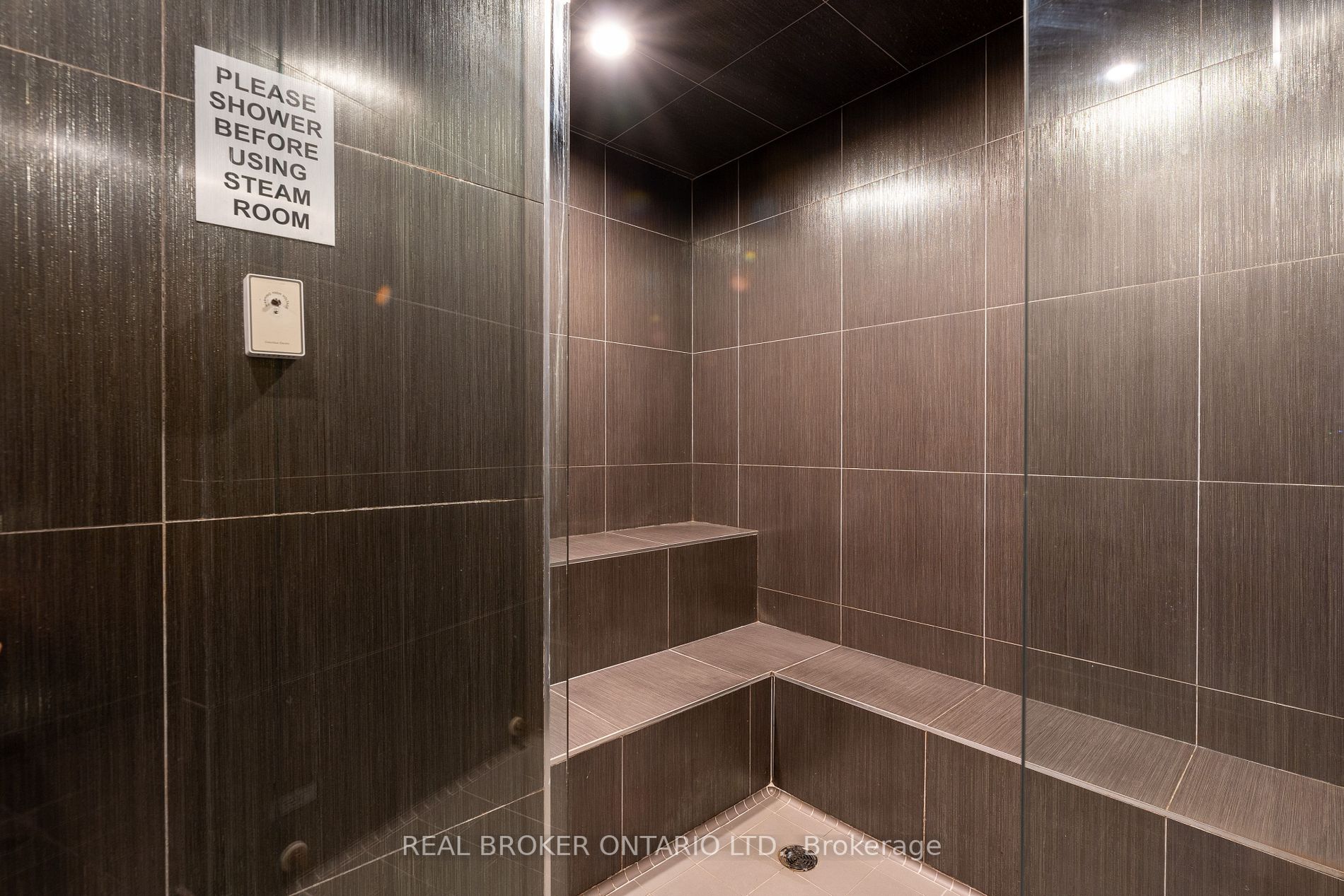 300 Front St W, #4902