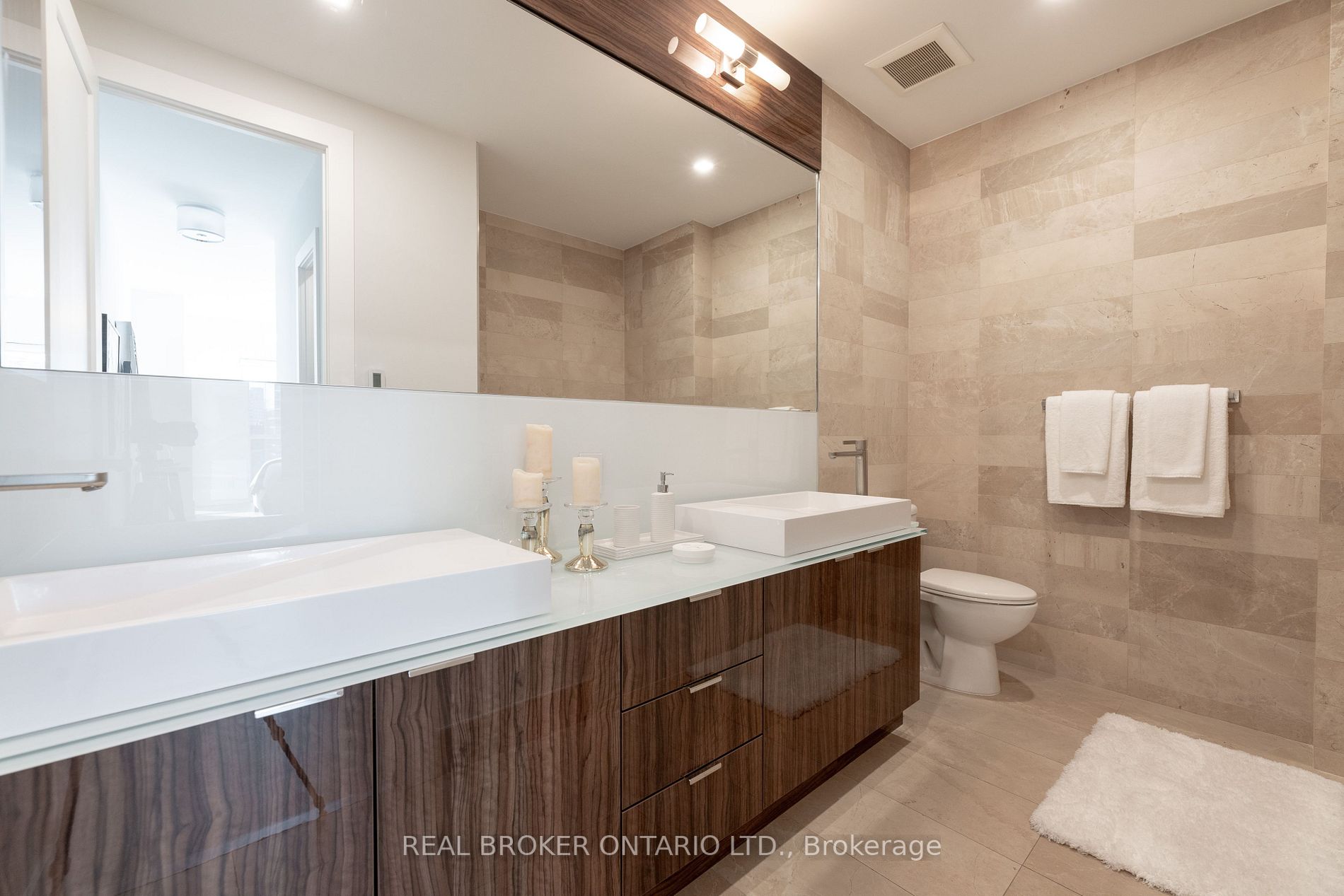 300 Front St W, #4902