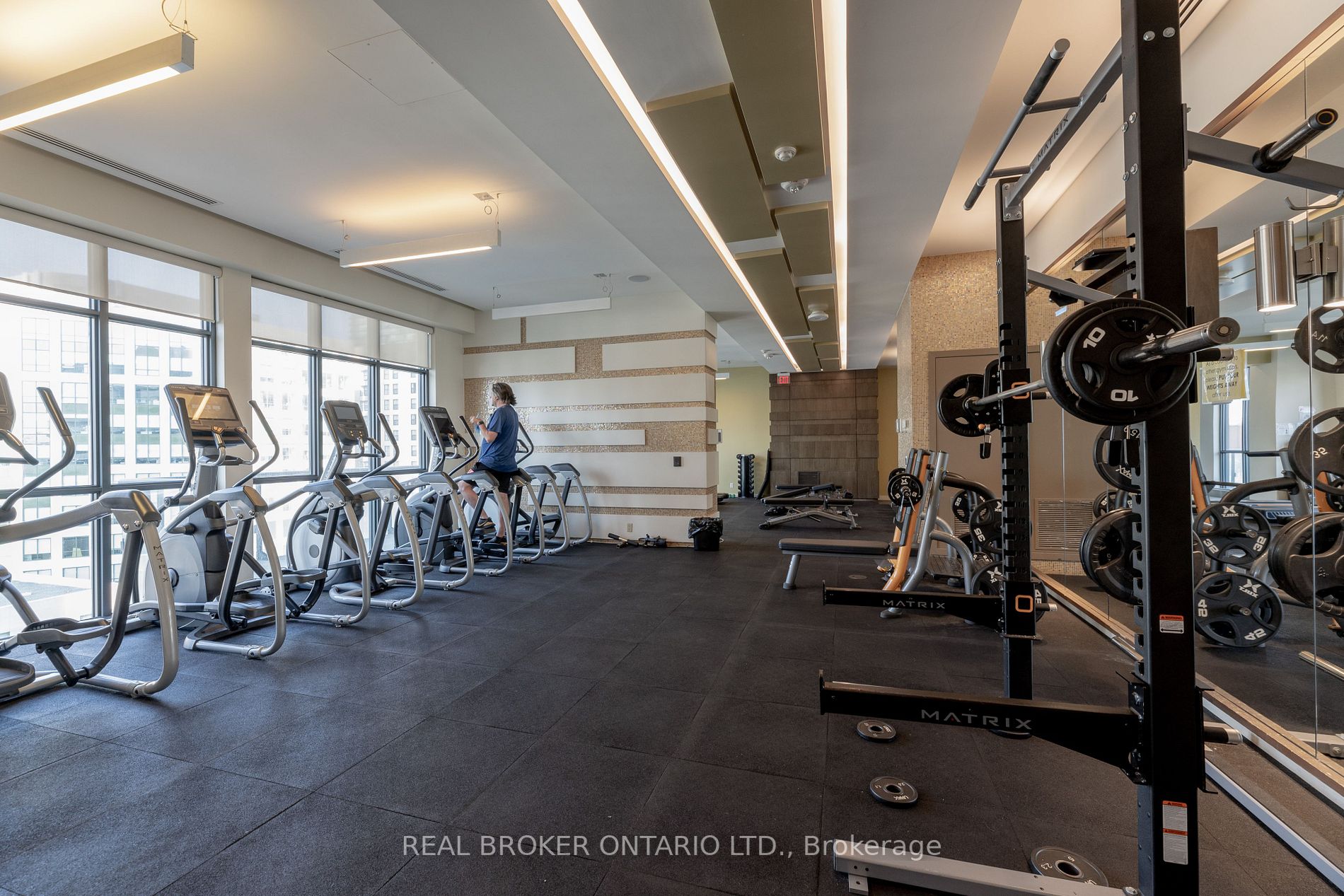 300 Front St W, #4902