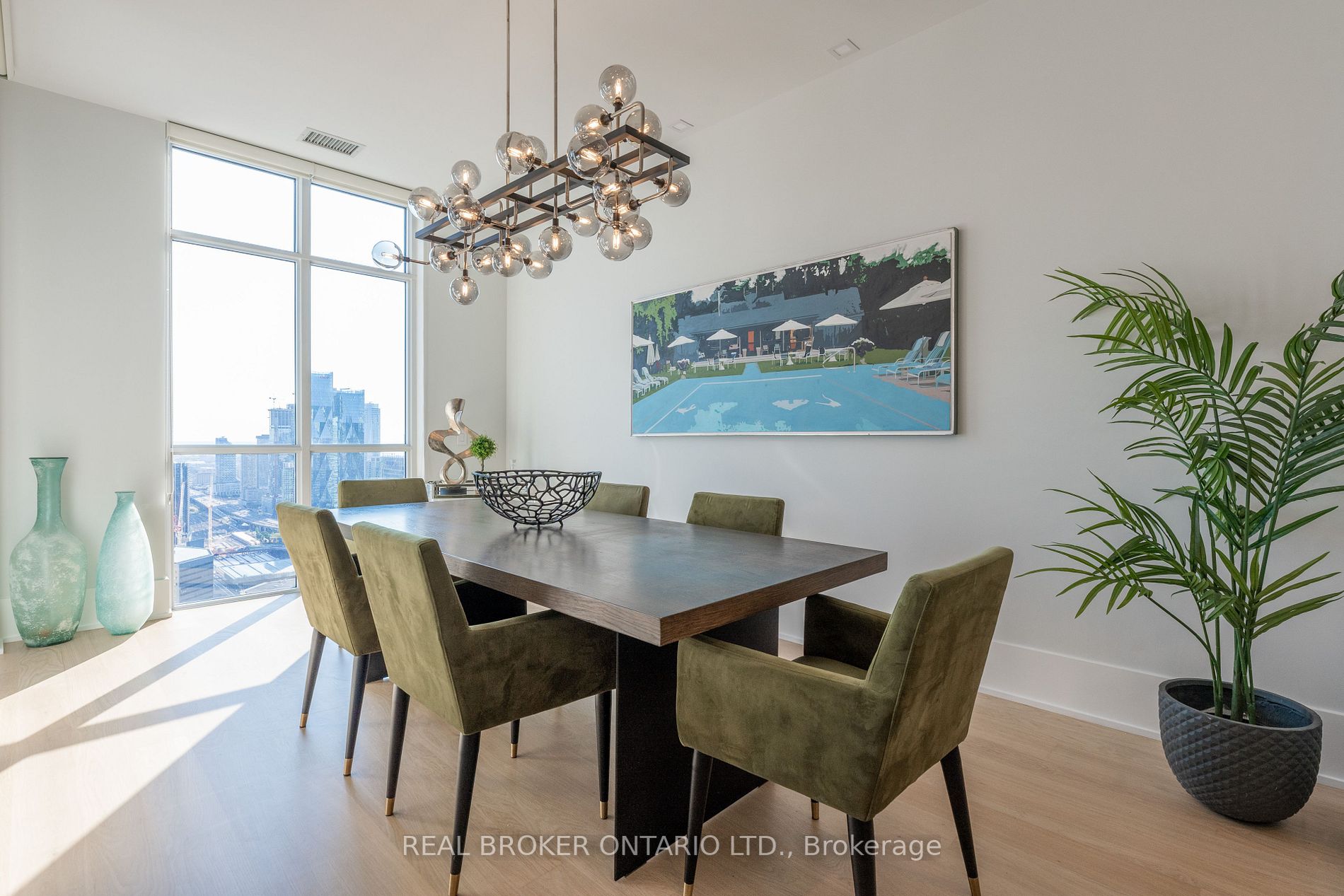300 Front St W, #4902