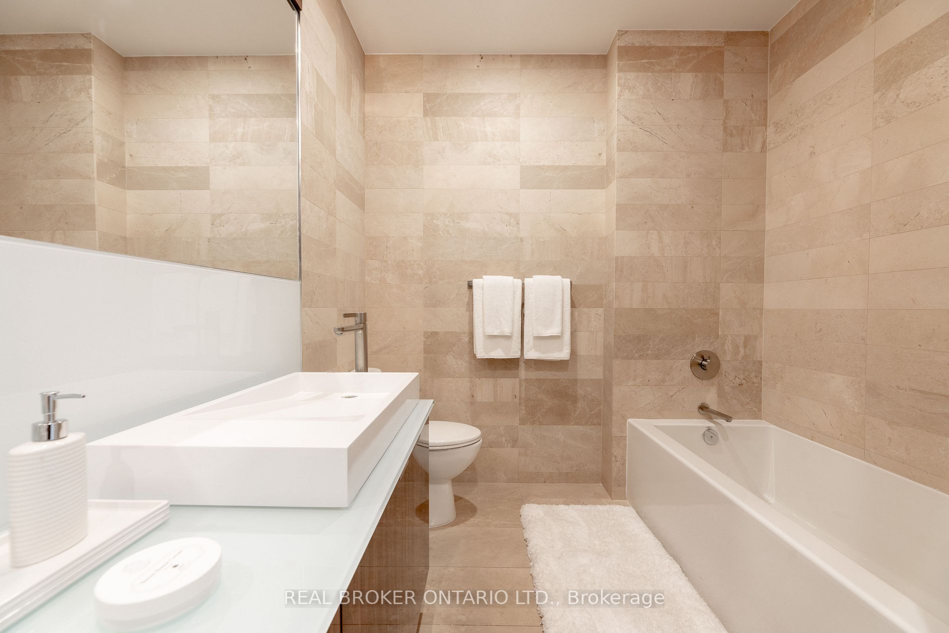 300 Front St W, #4902
