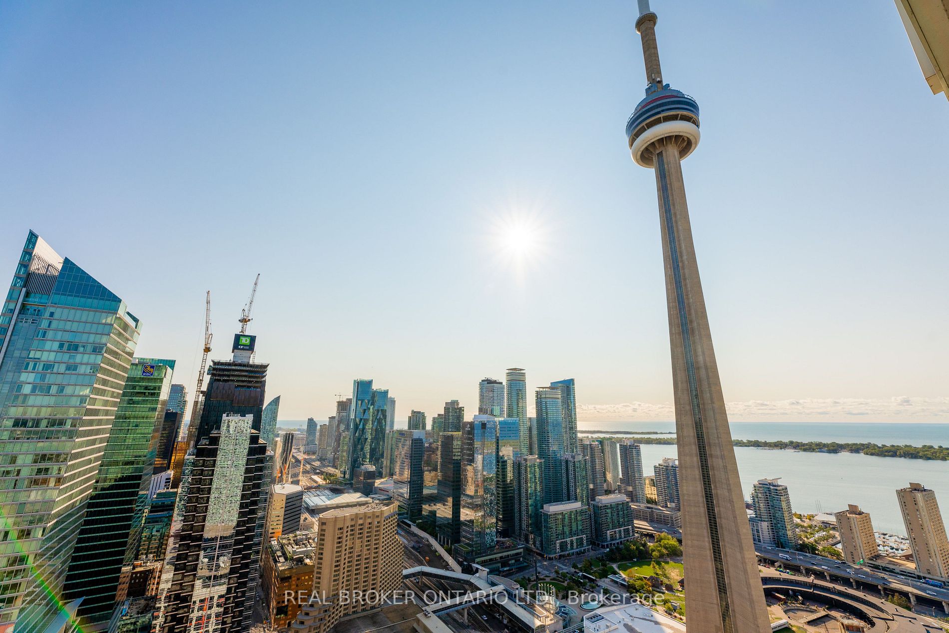 300 Front St W, #4902