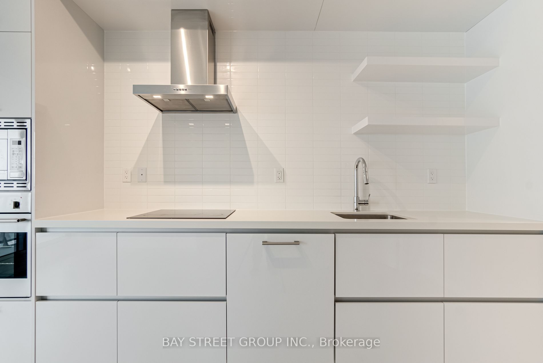 2221 Yonge St S, #4106