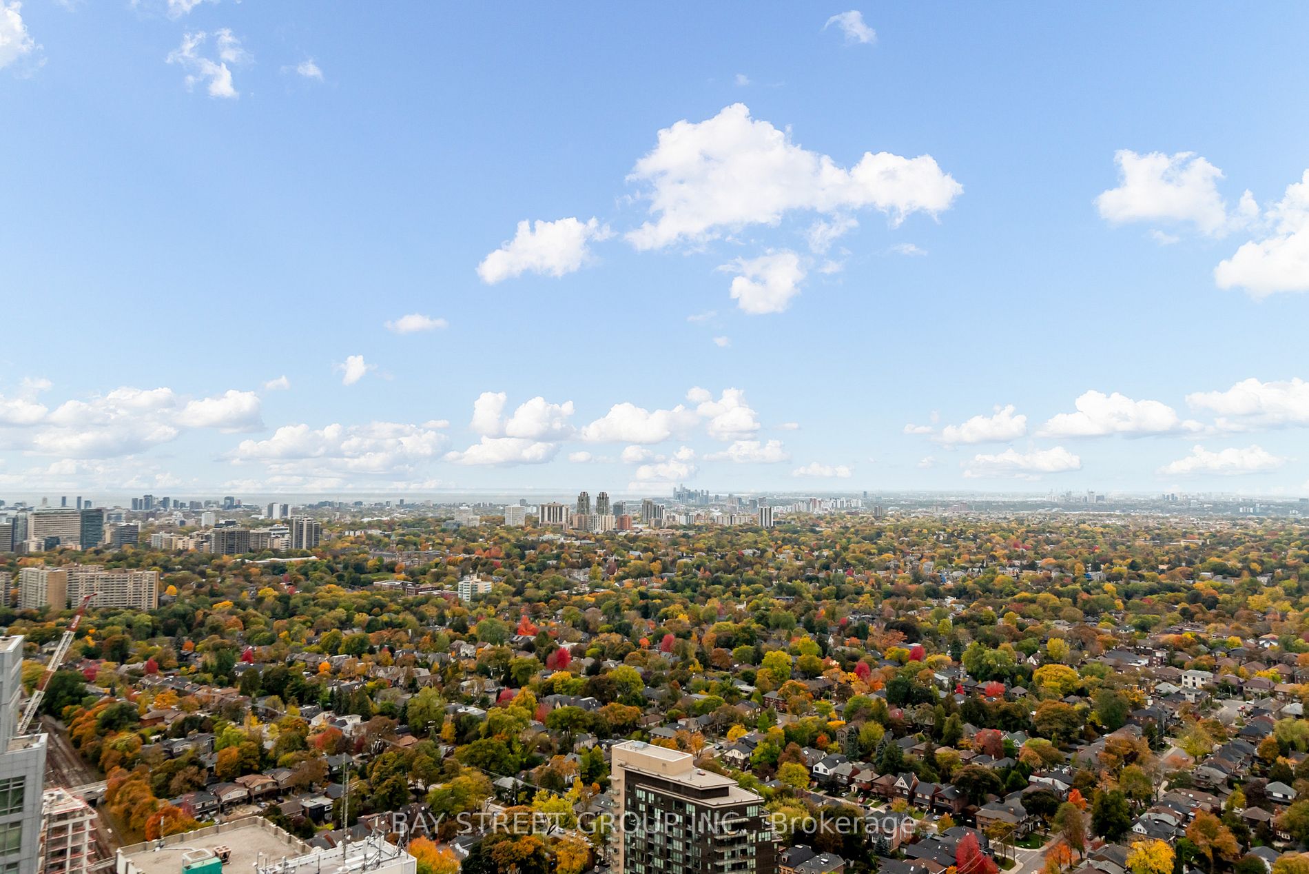 2221 Yonge St S, #4106